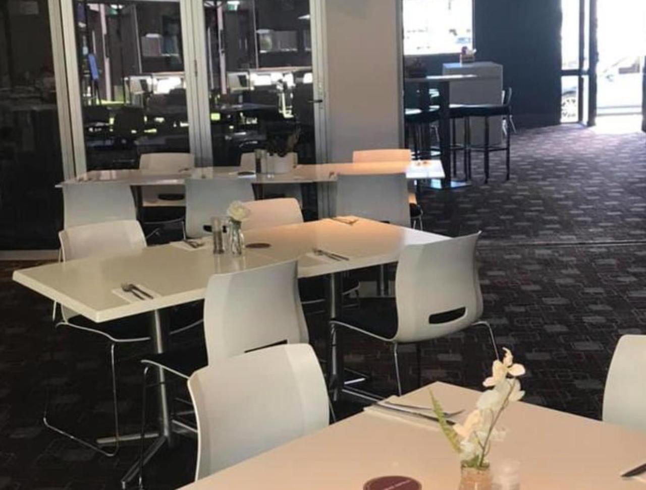 The Premier Broadmeadow Hotel 3*